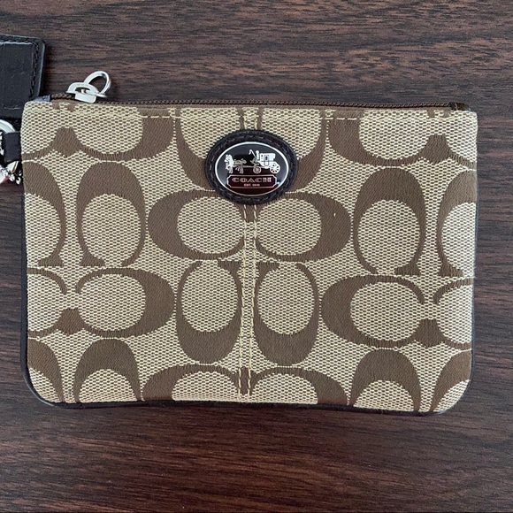 Coach Wrist Wallet - Picture 2 of 6